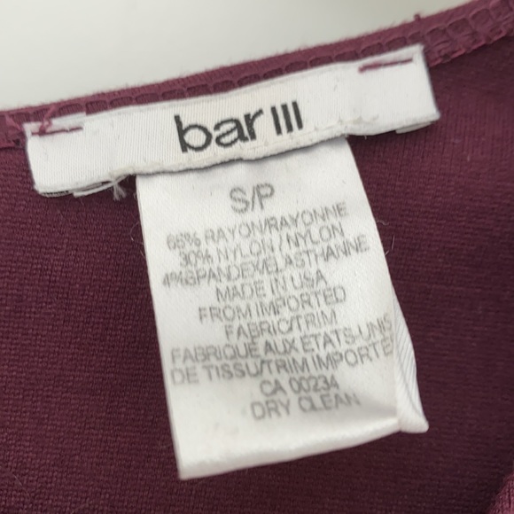 Maroon petite dress with gold zipper - Picture 4 of 4